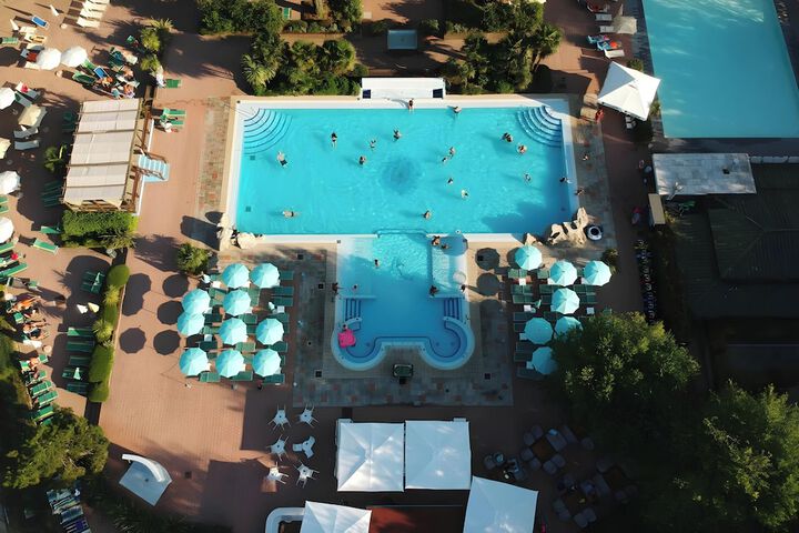 Pool 10 of 22