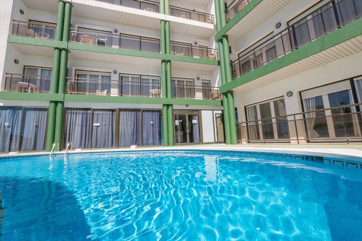 Pool Hotel