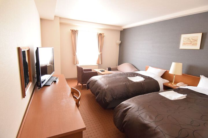 Room 6 of 33