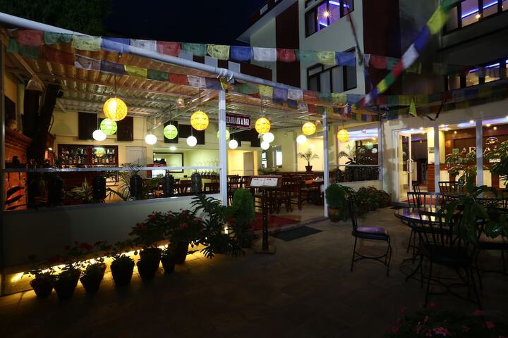 Dining 53 of 76