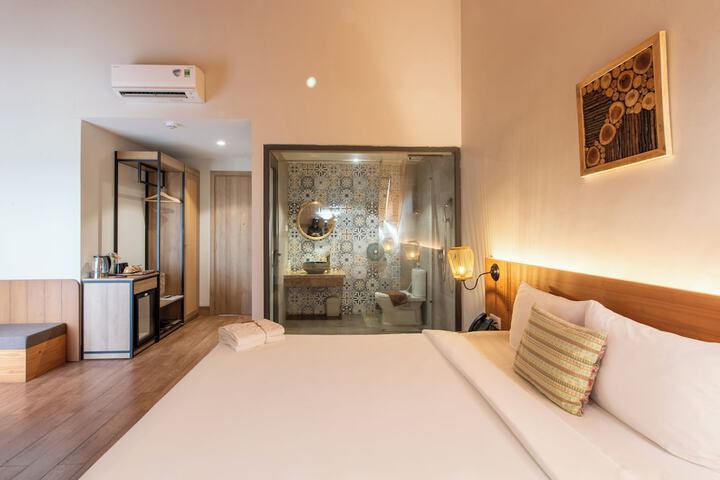 Room 30 of 106