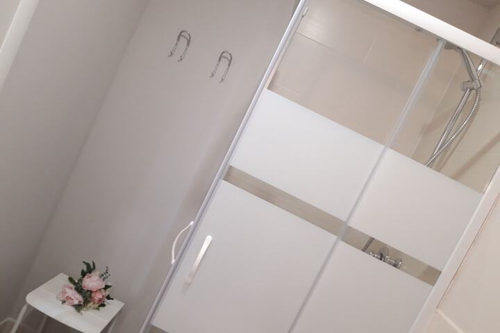 Room 74 of 103