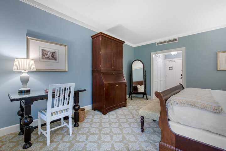 Room 53 of 186