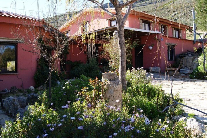 Hotel Exterior 3 of 24