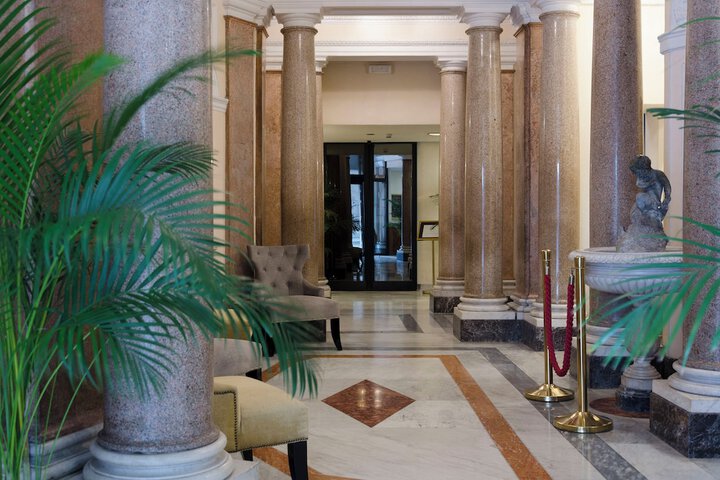 Guest Lobby