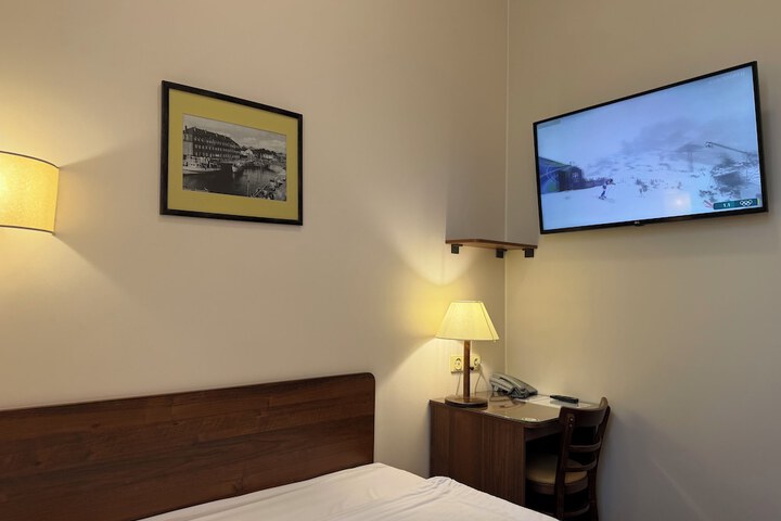 Room 29 of 64