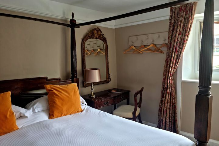 Room 19 of 66