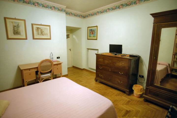 Room 3 of 35