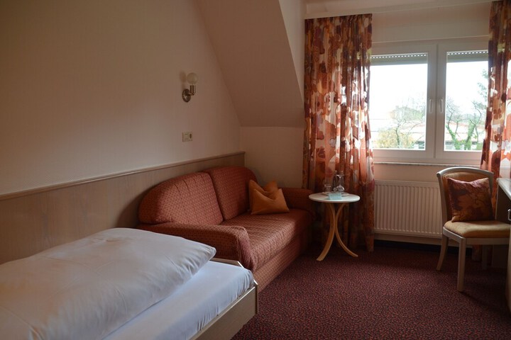 Room 10 of 87