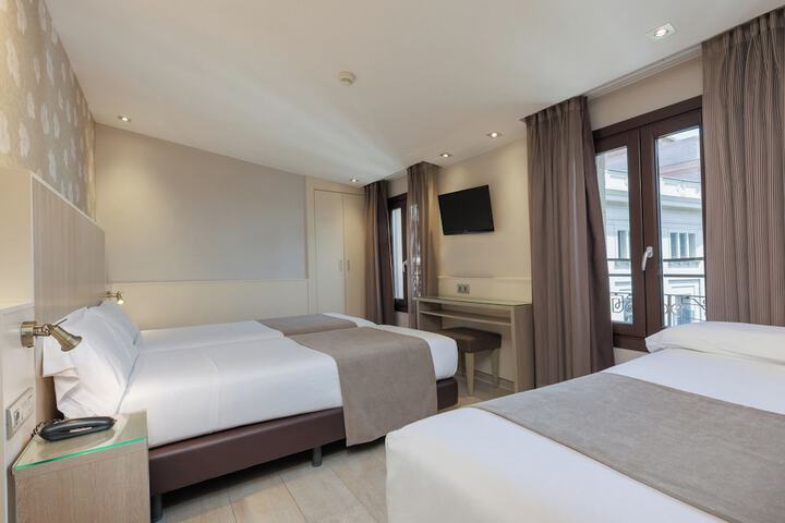 Room 21 of 62