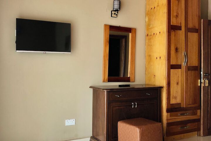 Room 8 of 39