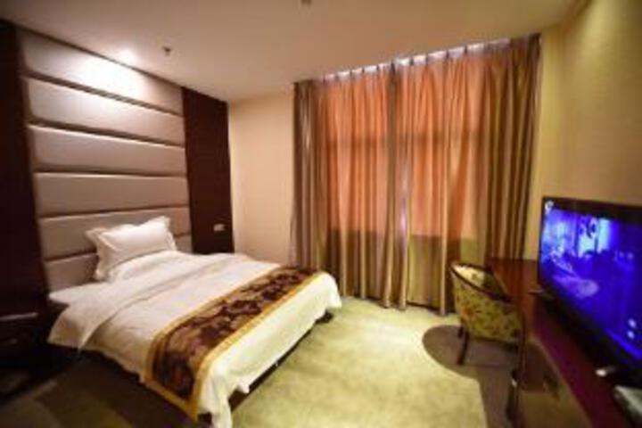 Room 6 of 7