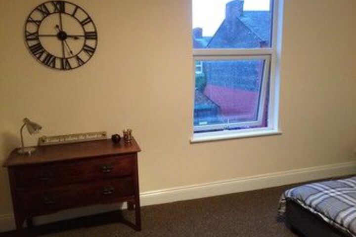 Room 5 of 17