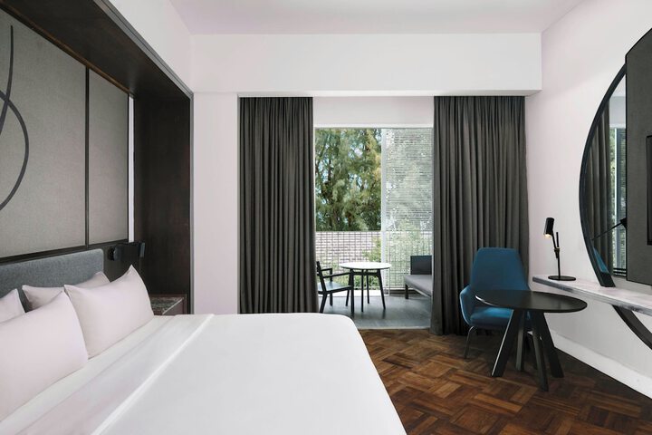 Room 26 of 104