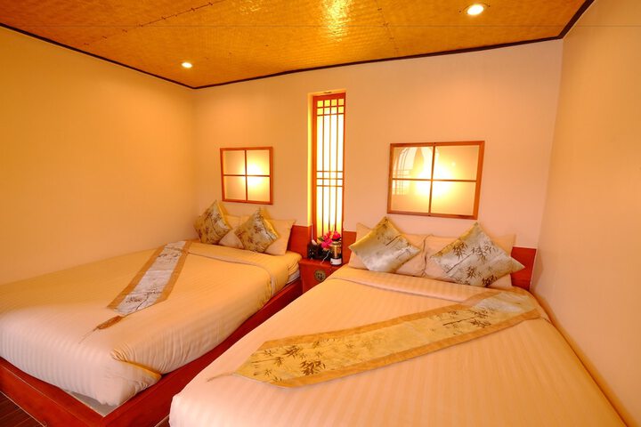 Room 13 of 65