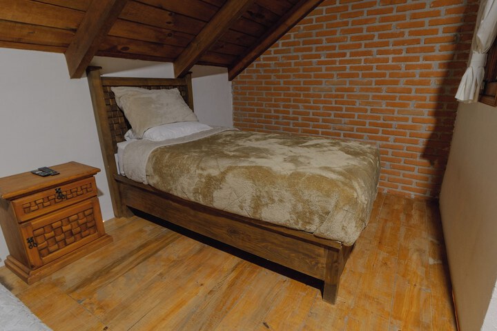 Room 5 of 193