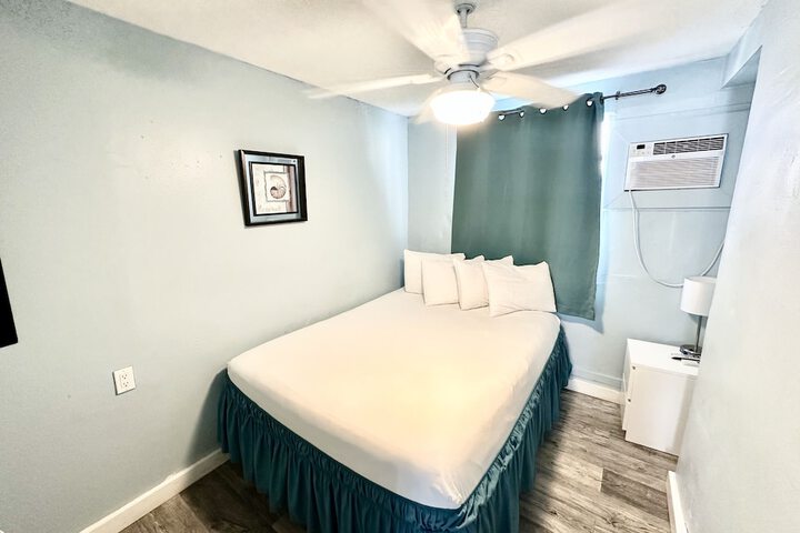 Room 13 of 52