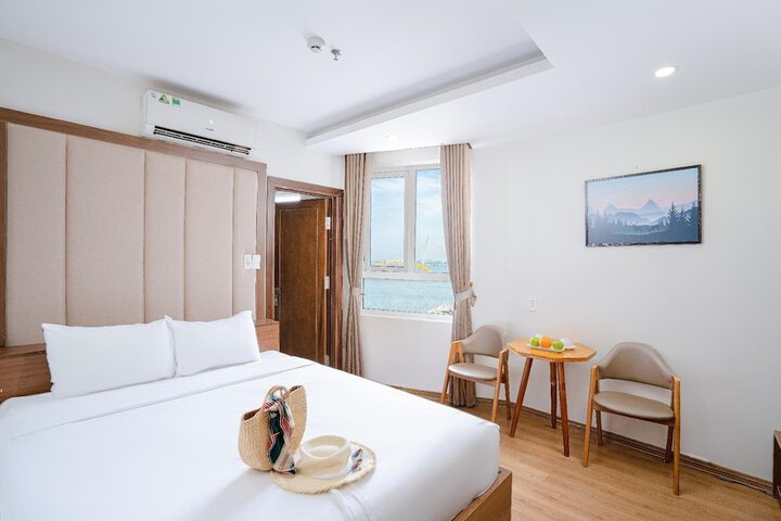 Room 8 of 50