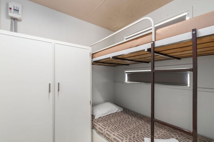 Room 8 of 96