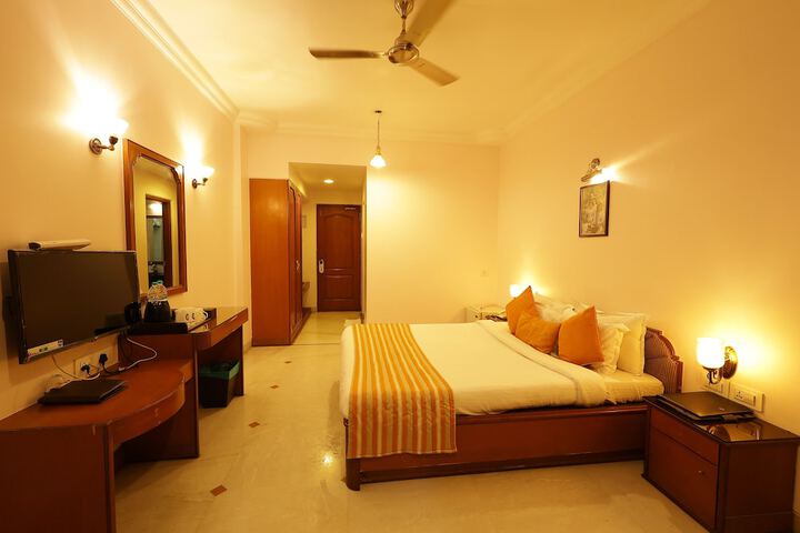Room 15 of 73