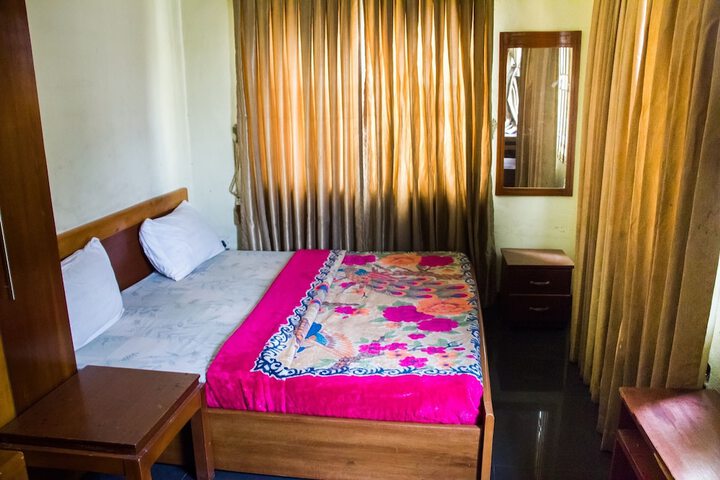 Room 9 of 29