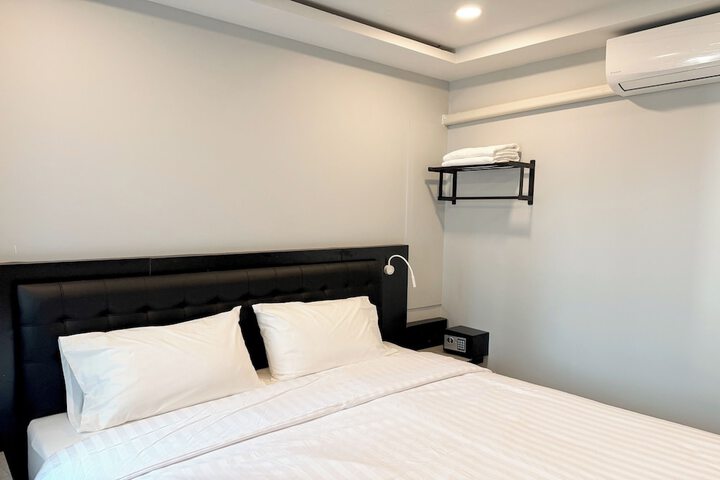 Room 7 of 24