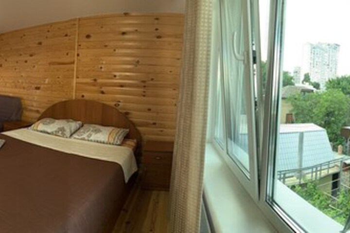 Room 11 of 28