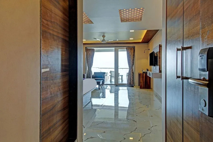 Room 5 of 17