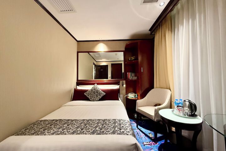 Room 19 of 46