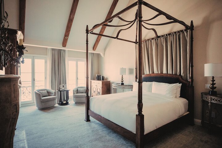 Room 26 of 53