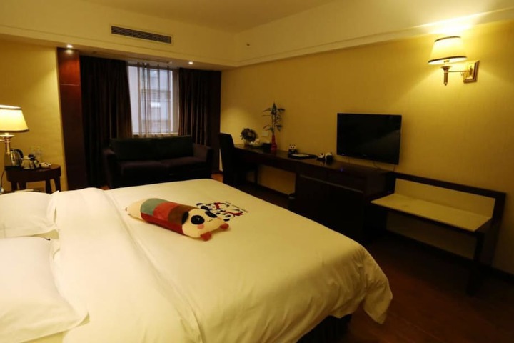Room 7 of 11