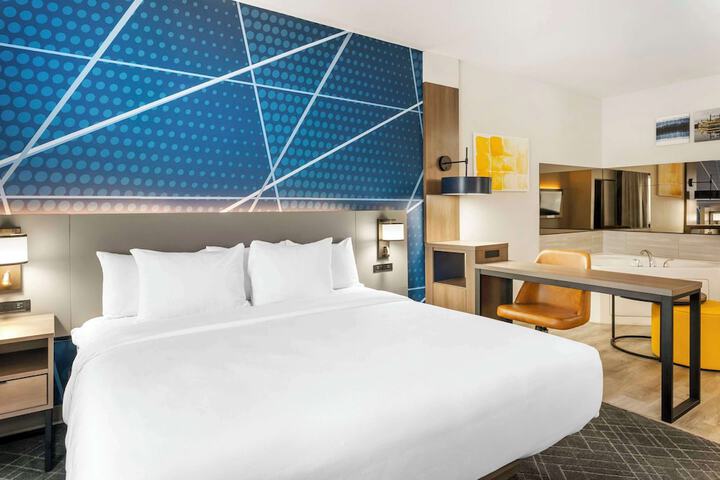 1 King Bed Suite (9 of 15)