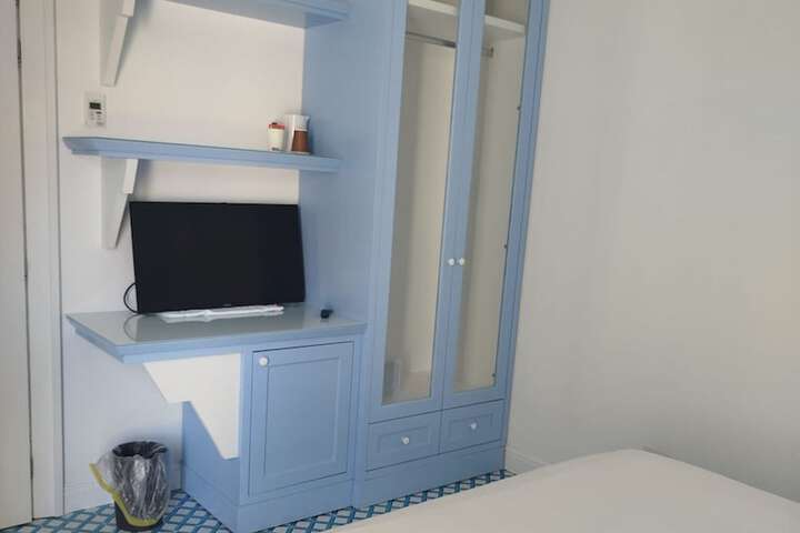 Room 34 of 59