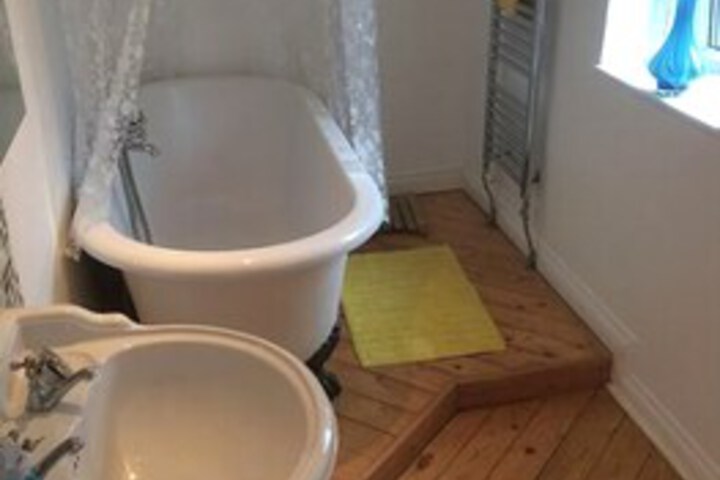 Room 12 of 42