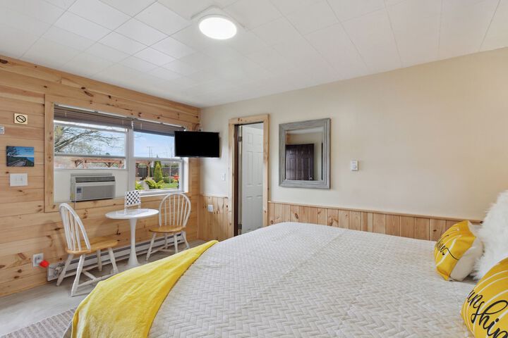 Room 25 of 134