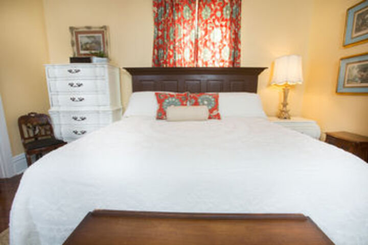 Room 33 of 59