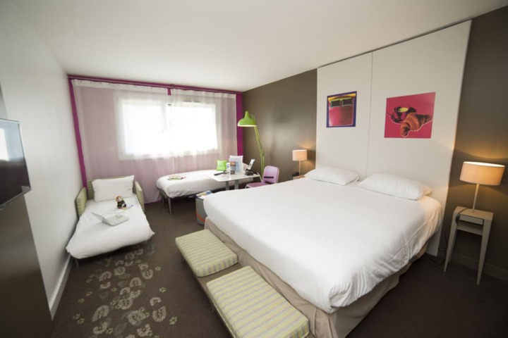 Room 6 of 37