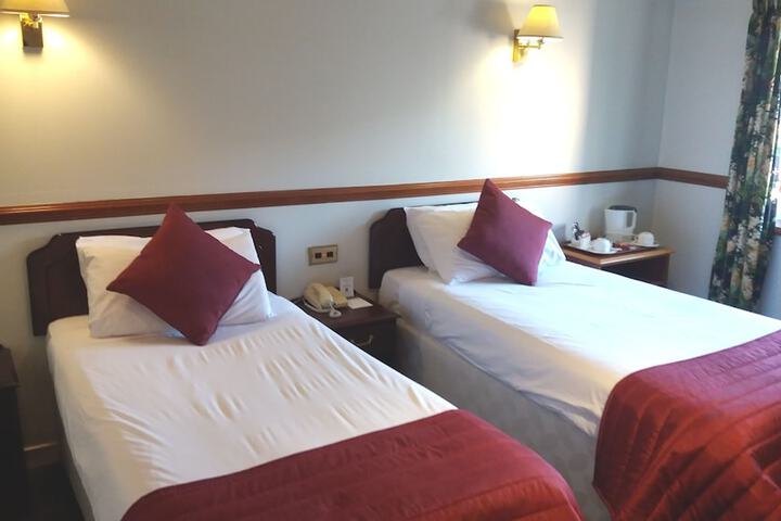 Room 20 of 144