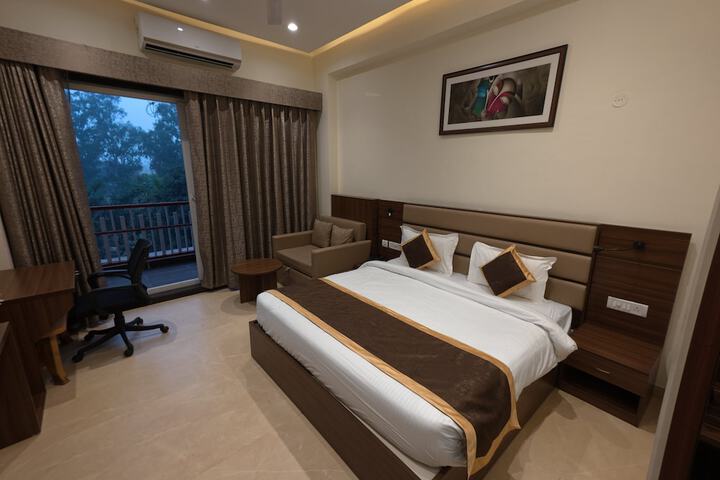 Room 8 of 23