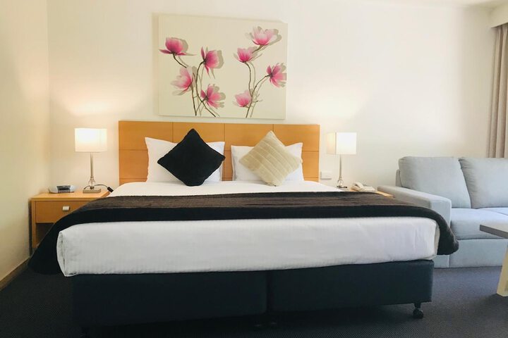 Room 11 of 27