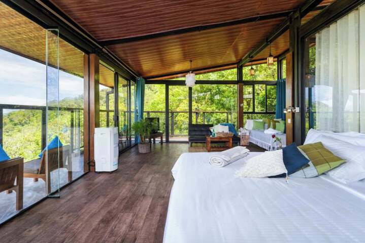 Room 4 of 47