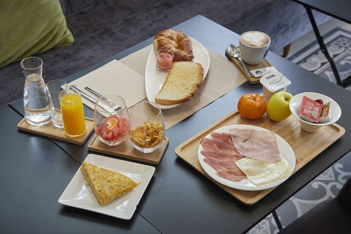 Breakfast/Coffee Service 49 of 53