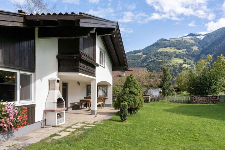 Spacious Chalet in Maishofen near Forest in Maishofen
