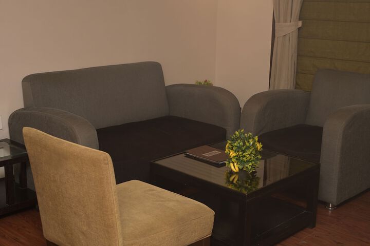 Room 13 of 48
