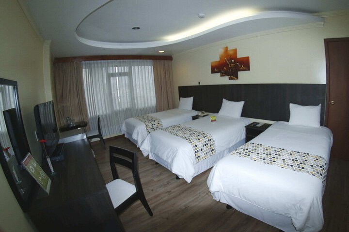 Room 9 of 74