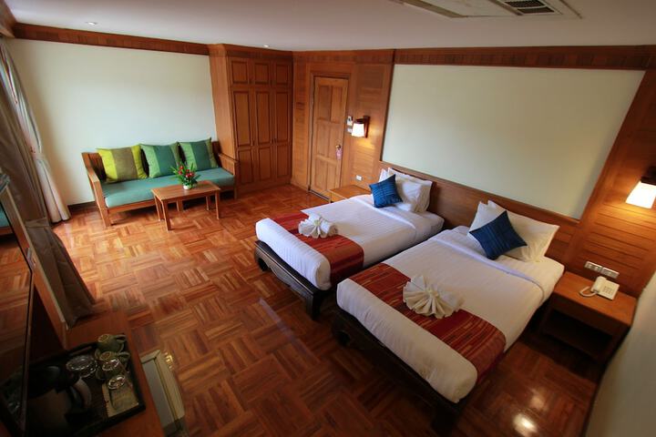 Room 13 of 35