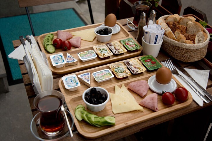 Breakfast/Coffee Service 48 of 54