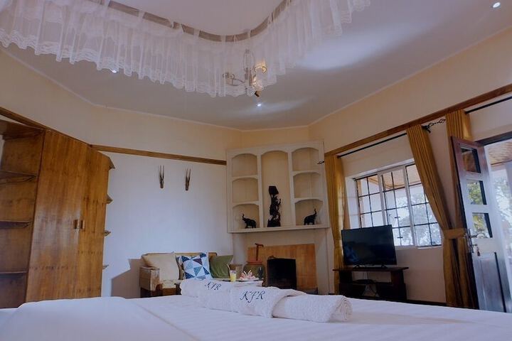 Room 4 of 64