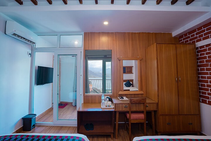 Room 12 of 41