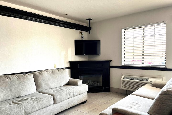 Hotel Interior 4 of 25